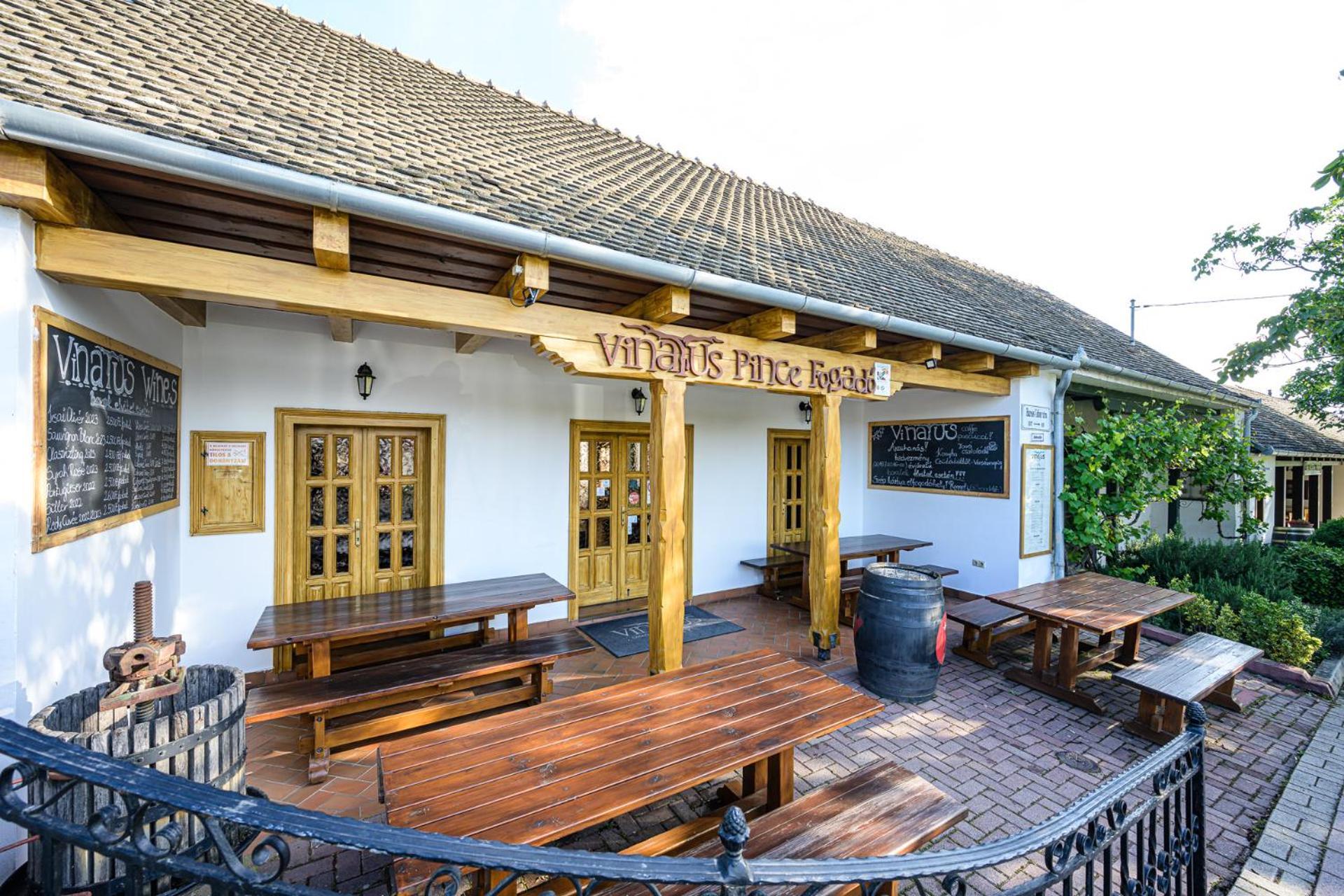 Vinatus Pince Hotel วิลานี ภายนอก รูปภาพ